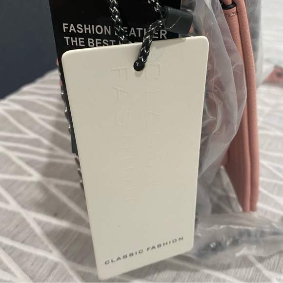 Fashion leather blush bag ad and wallet. - Picture 3 of 7